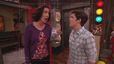 Watch iCarly (2007) Season 2 Episode 28: iCarly - iMove Out – Full show on Paramount Plus