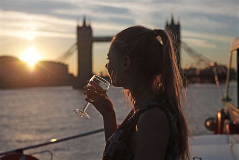 City Cruises Evening River Thames Cruise with Sparkling Wine and Canapés