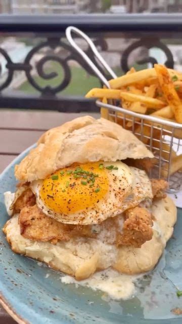 Caro & Tina on Instagram: "ROOFTOP BRUNCH anyone?🍳☀️ 📍 @upalpharetta Up on the Roof in downtown ...