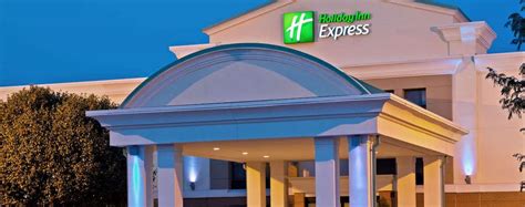 Holiday Inn Express Indianapolis Airport, Indianapolis - IND - HotelTonight