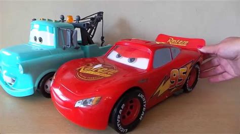 Disney Pixar Cars 2 Gear Up & Go Lightning McQueen & Tow Mater Toys ...