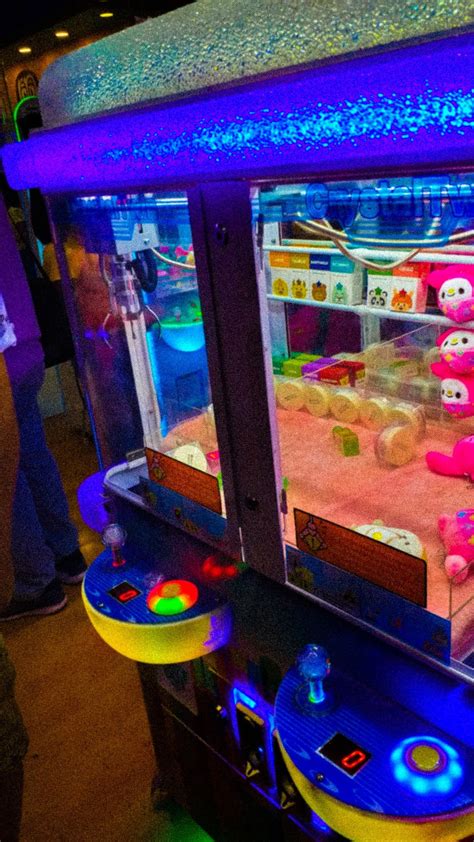 Aesthetic Claw Machines | Arcade, Claw machine, Wallpaper