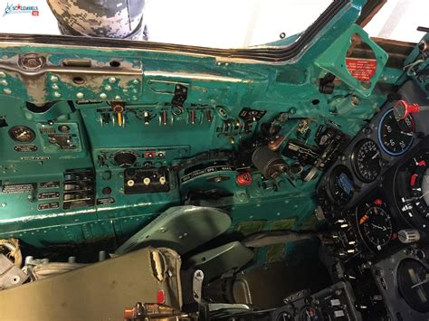 MiG-21bis_cockpit_32.jpg