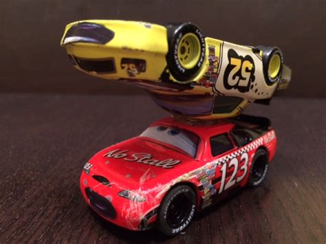 Rotating table: Dinoco 400 & Carrera GO! build thread - Disney Pixar Cars - The Toys