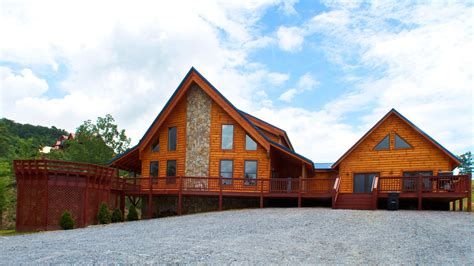 An exterior view of one of our North Carolina Mountain view cabin rentals