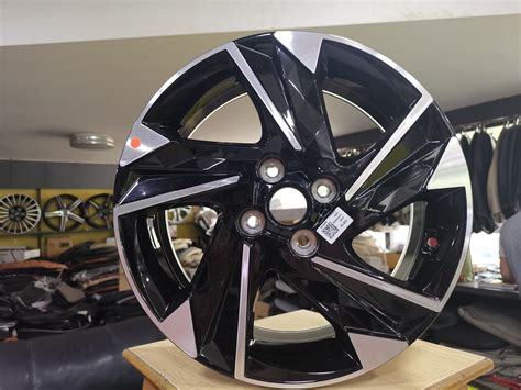 Hyundai Original Black Polished Verna 16" Alloy Wheel, Rs 39192 /set | ID: 23480363233