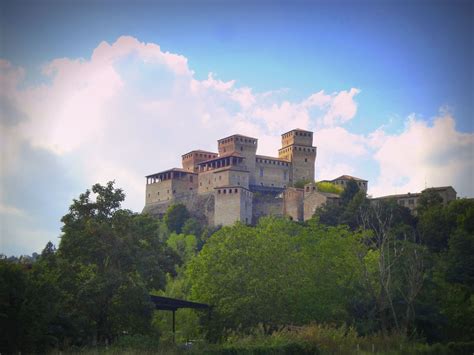 Castle, Romantic, Italy, Mansions, Views, House Styles, Building, Landmarks, Travel