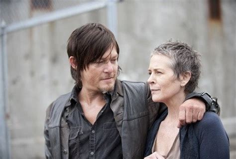 ‘The Walking Dead’ Season 4 Recap: What’s Making Everyone Sick? – TVLine