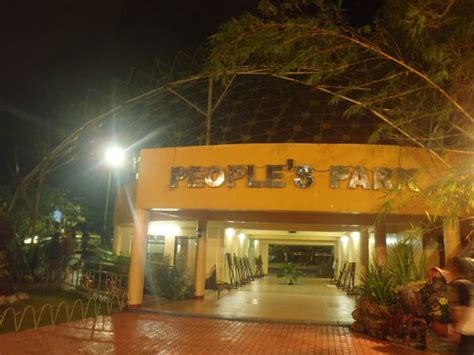 We Put Pictures Into Reality: Enjoying Davao City Nightlife - People's Park