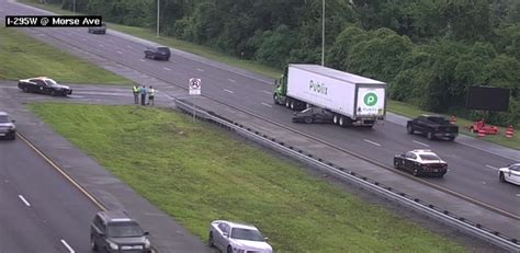 Car pinned under Publix truck on I-295 in Jacksonville – Action News Jax