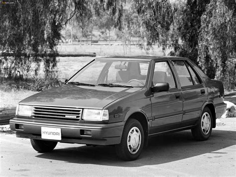 Images of Hyundai Excel Sedan (X1) 1985–89 (2048x1536)