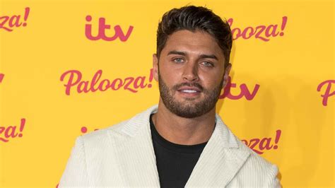 Love Island WILL pay tribute to Mike Thalassitis after ITV U-turn | Closer