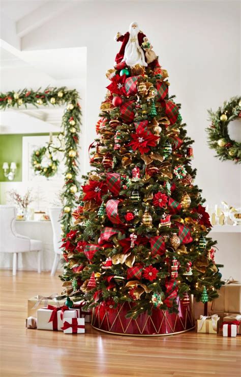 6 Steps to Decorating Your Balsam Hill Christmas Tree