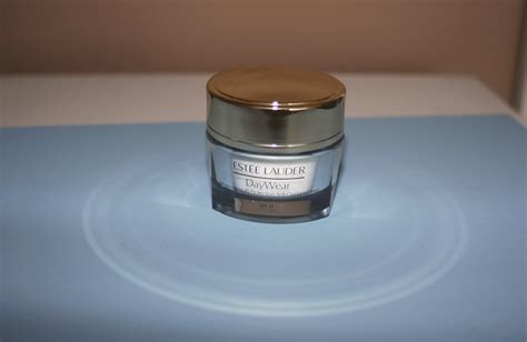 Estée Lauder DayWear 'cucumber moisturizer' - Kbeauty Bee