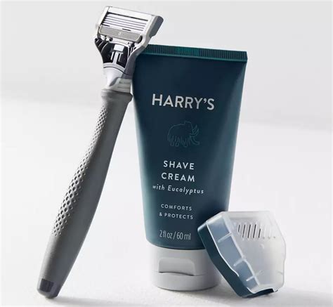 Harry’s Essential Shave Kit | Urban Outfitters