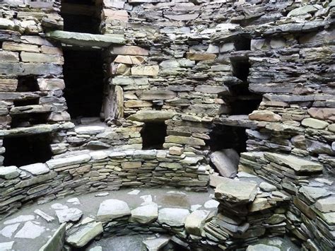 Inside the Broch of Mousa © Rob Farrow cc-by-sa/2.0 :: Geograph Britain ...