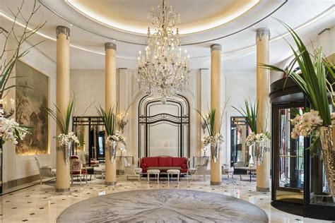 TOP 5 The Most Luxurious Hotel Suite Experiences in the World – Avenue Montaigne