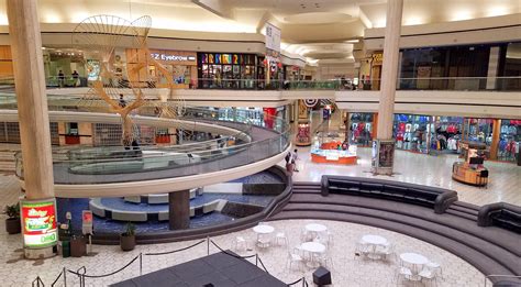 [ Richmond, CA ] The beautiful, dying but hopeful Hilltop Mall : deadmalls