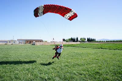 5 Things You Should Know About Types of Parachutes | Skydive California