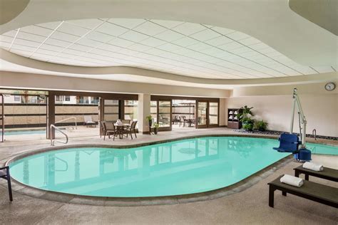 5 Best Hotels in Las Vegas with Indoor Pools + MAP