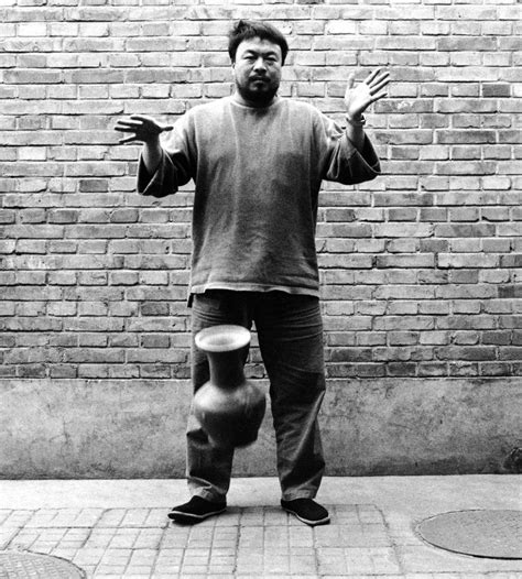 The broken million-dollar vase - Ai Weiwei - Public Delivery