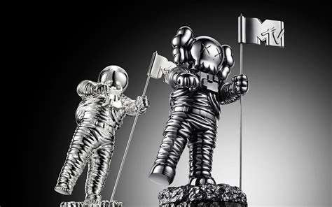 KAWS redesigns the MTV moonman