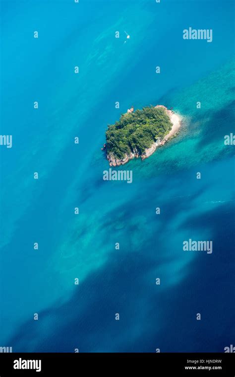 Aerial view of the Whitsunday Islands, taken from a light aircraft ...