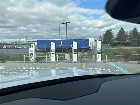 New Rivian Adventure Network charging stations @ Ukiah, CA (6 fast ...