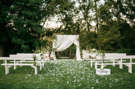 10 Inexpensive Wedding Venue Ideas for Any Budget - Yeah Weddings