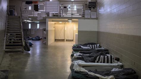 A glimpse inside Blount County's crowded jail | News | thedailytimes.com