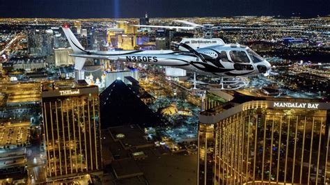 Las Vegas Strip Helicopter Tour with Dining Experience