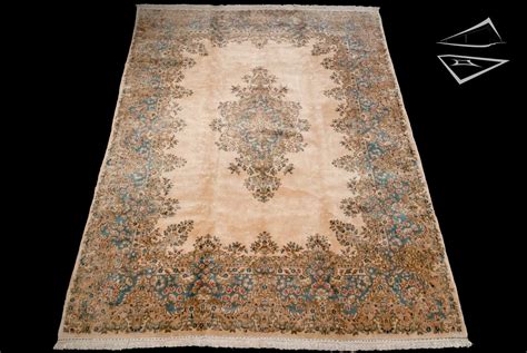 Persian Kerman Rug 9' x 13'