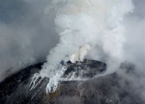 Mexico's Colima Volcano Erupts, 3 Hamlets Evacuated - NBC News