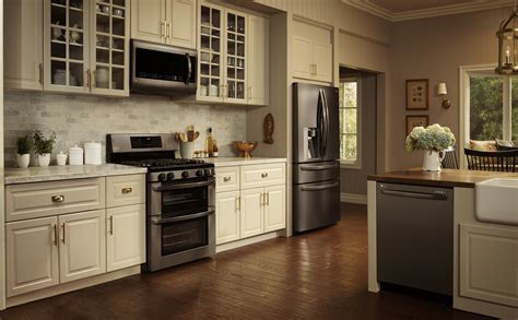 LG 'Black Stainless Steel' Kitchen Appliances Bring Bold Update To Classic Finish