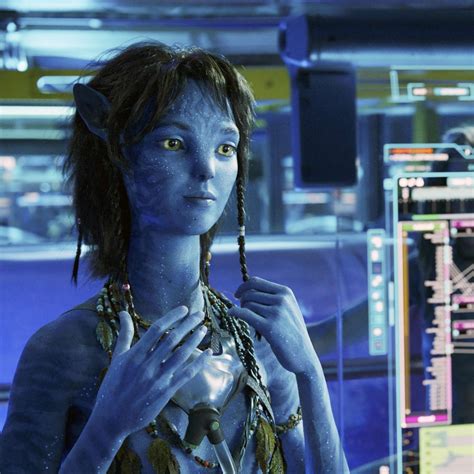 Everything to Know About Sigourney Weaver's Teenage "Avatar: The Way of Water" Character, Kiri ...