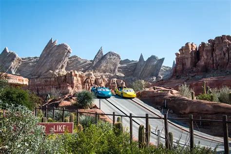 Top 5 Fast Pass Rides at Disneyland - Why They’re Awesome