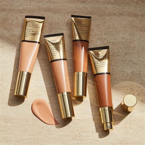 Estée Lauder, il nuovo Futurist Hydra Rescue Moisturizing Makeup SPF45 - Le Shopping News