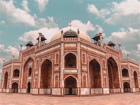 Humayun's Tomb in Delhi - A Wonderful MUST-VISIT