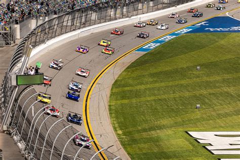 The Petrolhead Corner - Acura races to victory at Daytona