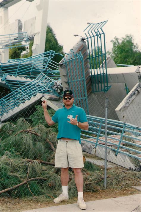 1994 Northridge Earthquake Photos | Celebrities 4 Disaster Relief