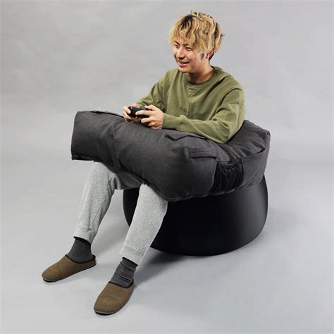 Bauhütte designs ergonomically comfortable laptop cushion stand for lazy gamers – Designlab