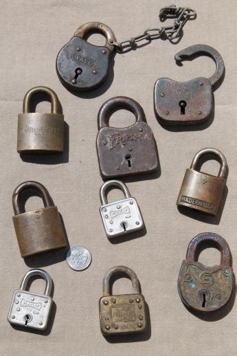 lot of antique & vintage padlocks, assorted old brass & iron padlocks, six lever locks w/ no keys