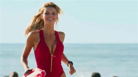 See Kelly Rohrbach Now, 5 years After ‘Baywatch’ - The Little Facts