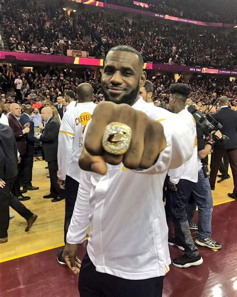 Cavs Championship Ring Has Reminder That the Warriors Blew a 3-1 Lead in Finals (PICS) | Total ...