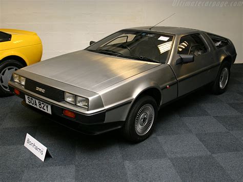 DeLorean DMC 12 High Resolution Image (1 of 6)