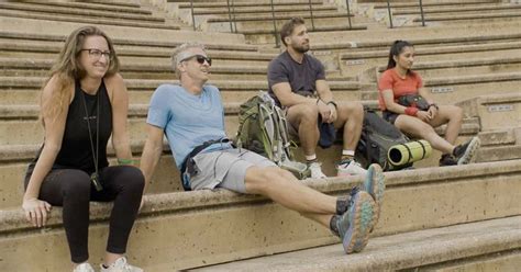 'The Amazing Race' Season 33: Who's in Top 3? Teams realize there's a ...