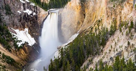 8 Spectacular Yellowstone Waterfalls to Explore - Scenic States