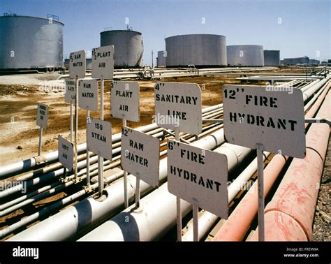 The world's largest oil refinery, oil storage tank farm and crude oil ...