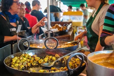 What to Eat at Borough Market in London: The Best Stalls and Restaurants