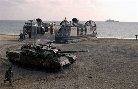 File:A Republic of Korea Type 88 K1 Main Battle Tank.jpg - Wikimedia ...